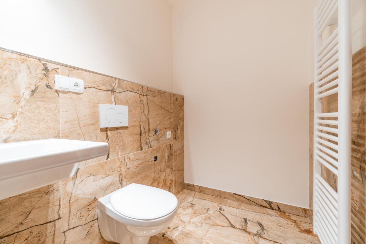 Penthouse # 81 With Panoramic City View In Elite Rezidence With Free Parking Praha Eksteriør bilde